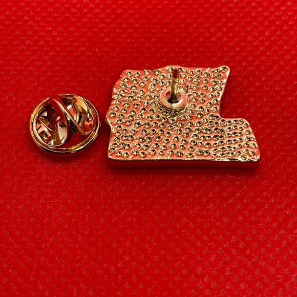 2 Cats and a Keyboard Kittens Pin Brooch - Picture 2 of 3